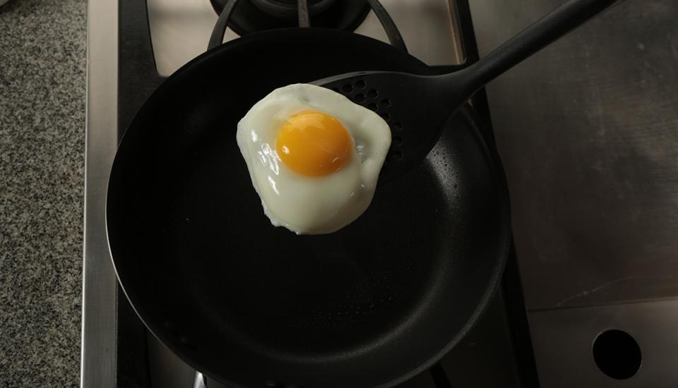 How To Fry The Perfect Egg Get Cracking
