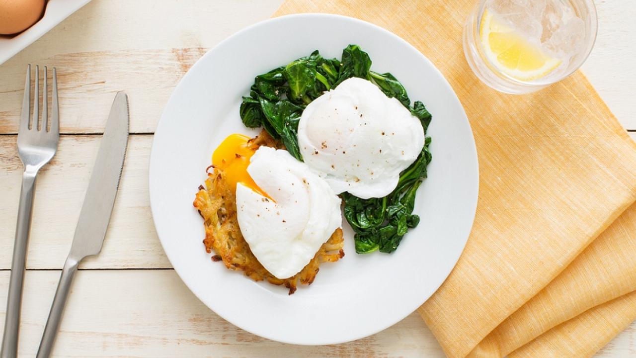 How to Poach an Egg - Tastes Better From Scratch