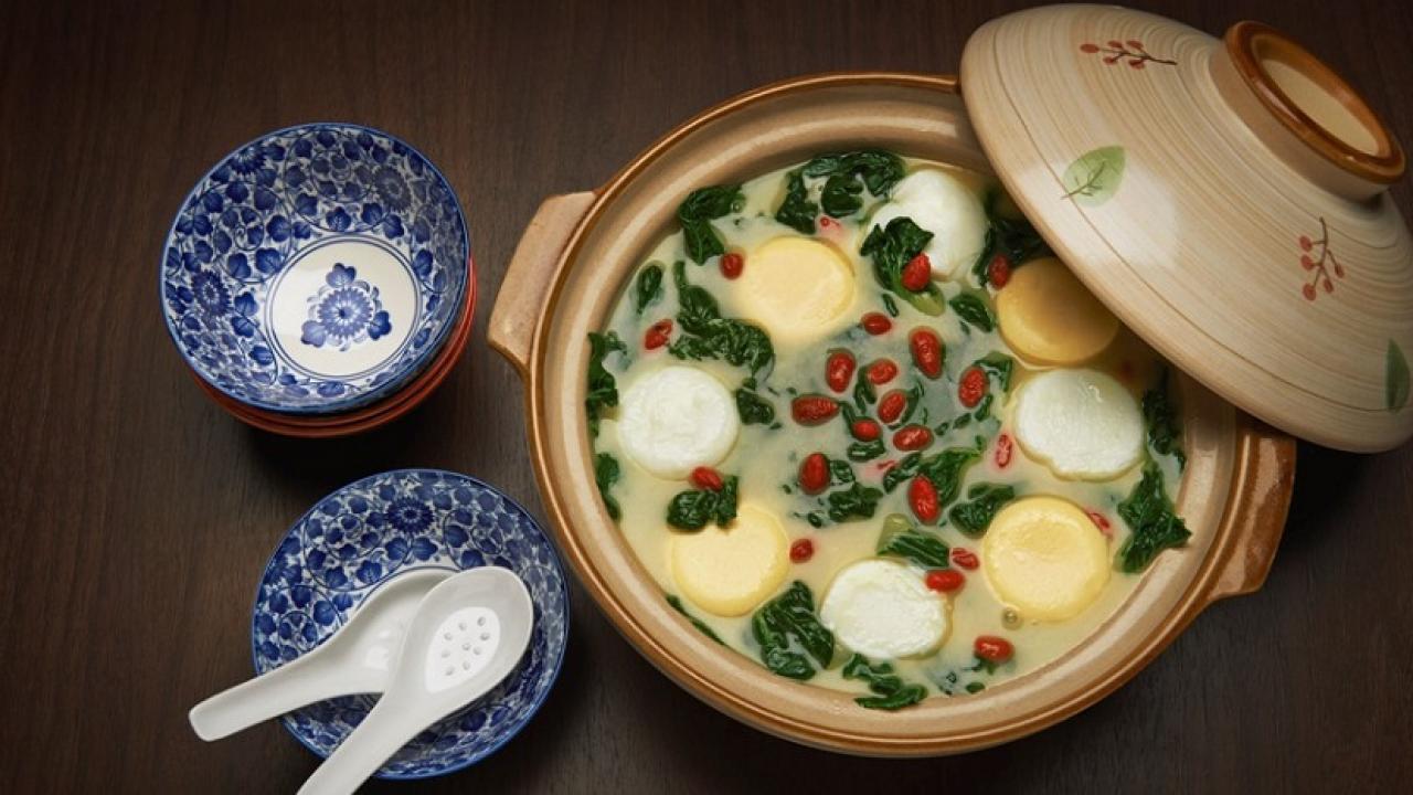 https://media.eggs.ca/assets/RecipePhotos/_resampled/FillWyIxMjgwIiwiNzIwIl0/Duo-egg-pearl-boiled-in-concentrated-stock-with-baby-bok-choy-CMS.jpg