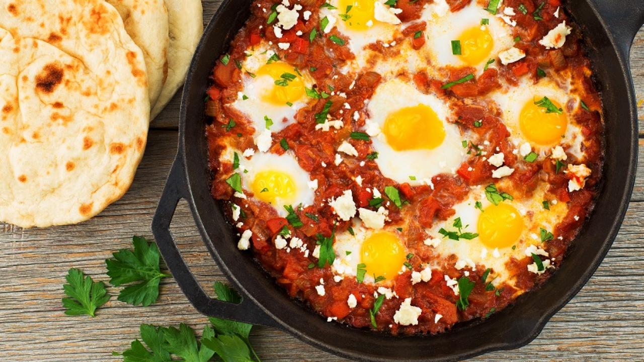 Middle Eastern Shakshuka Dinner | Eggs.ca