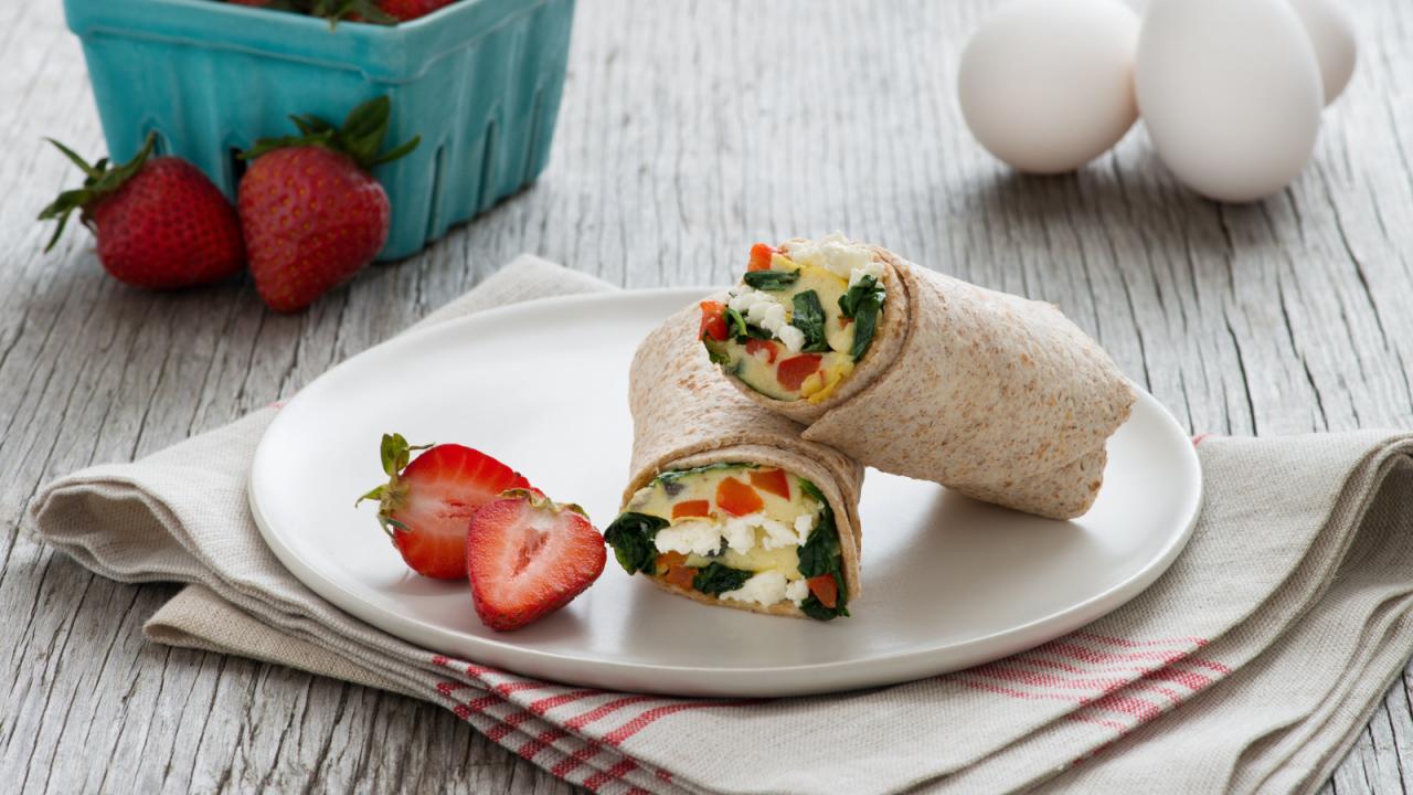 Egg, Spinach and Feta Breakfast Wrap - Eating Bird Food